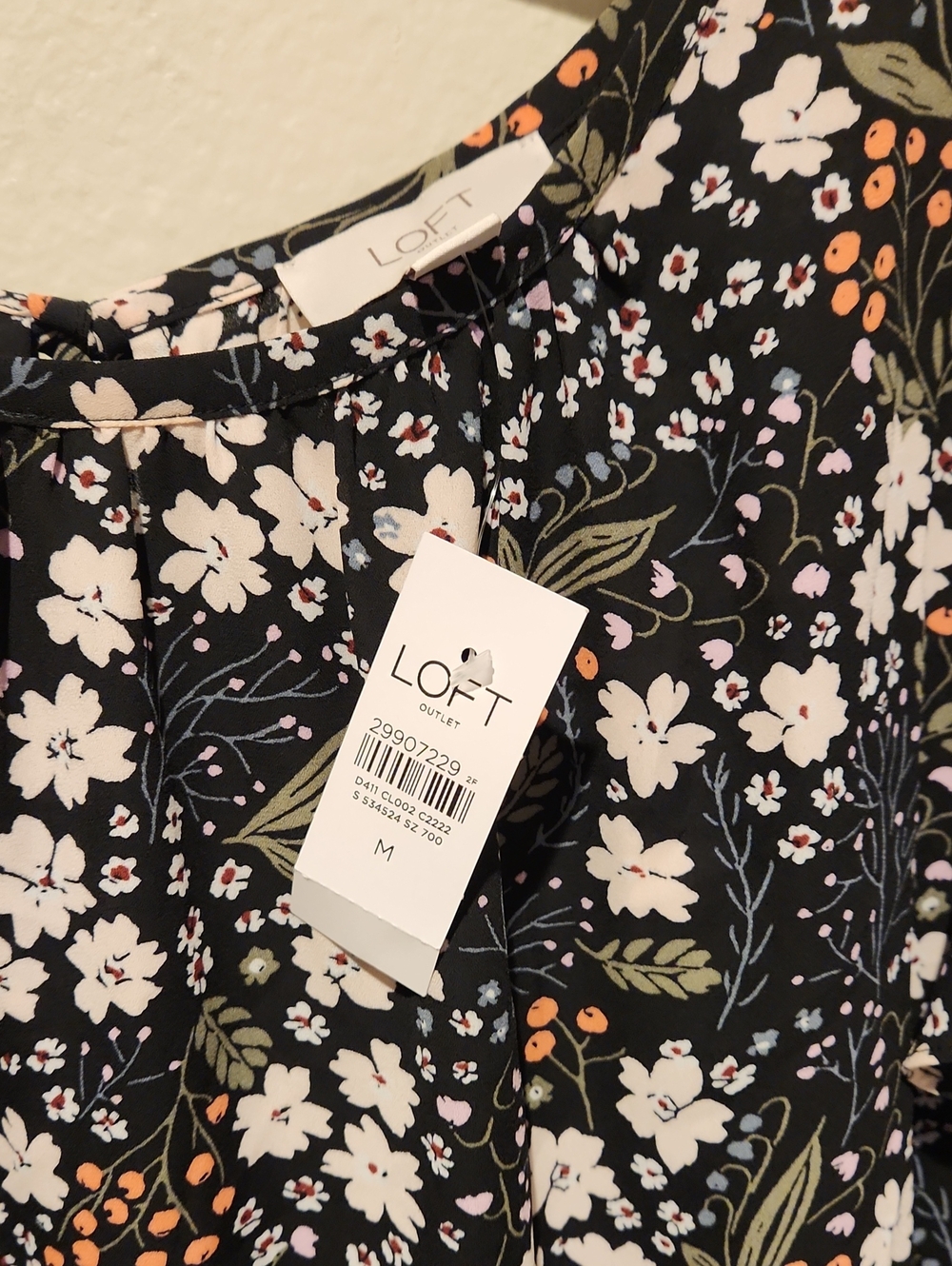❤️ NWT! LOFT FLORAL FLUTTER SLEEVE FLOWY BLOUSE / TOP, MEDIUM - Picture 2 of 10
